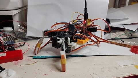 四足歩行ロボットを作ったよ