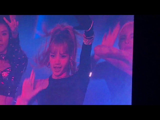 16 SHOTS - BLACKPINK IN YOUR AREA IN SEOUL DAY1 [18.11.10] class=