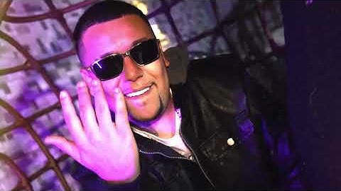 Thumbnail of MC Vitera -  Ela Vem - DJ Tak Vadião  (CLIPE OFICIAL) Doug Filmes