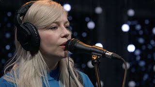 Alvvays - Easy On Your Own? (Live on KEXP)