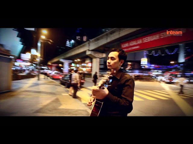 Edcoustic - Muhasabah Cinta (Official Music Video) class=