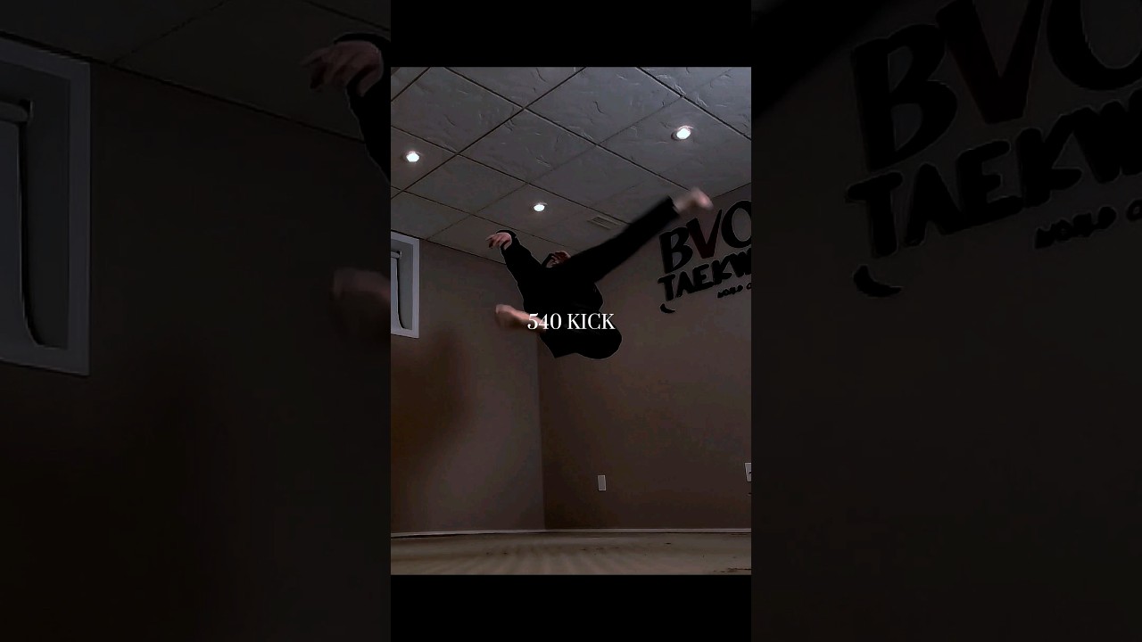 540 Round Kick Slow Motion 