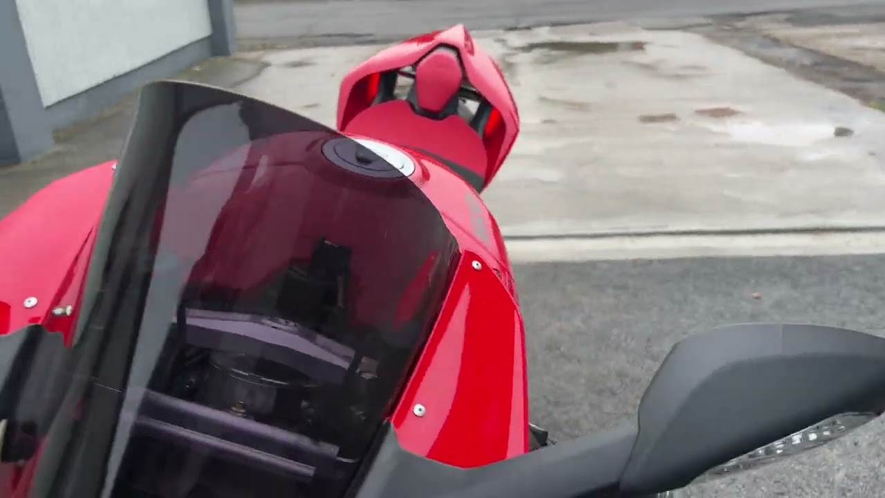 Ducati Panigale V4S 2024