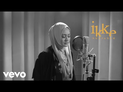 Ikke Nurjanah - Terhanyut Dalam Kemesraan (Official Lyric Video)