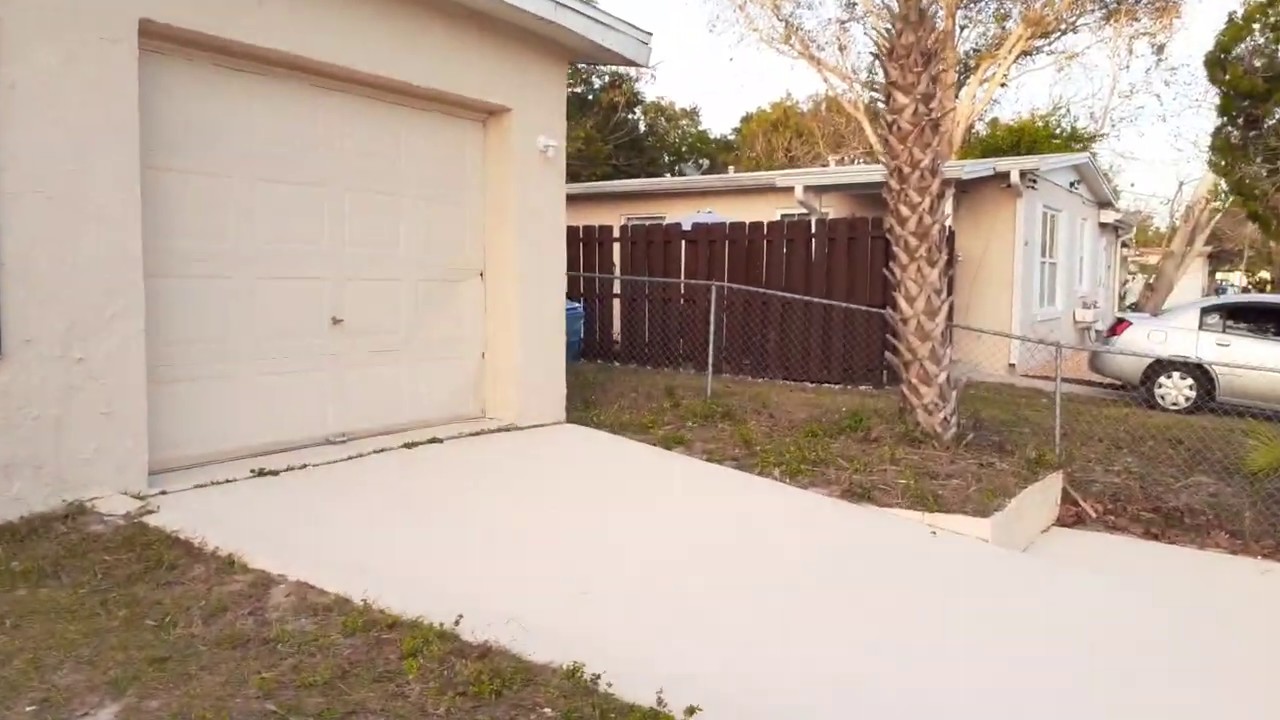 Spring Hill FL to own 4br, 2ba family home in Spring Hill, fenced