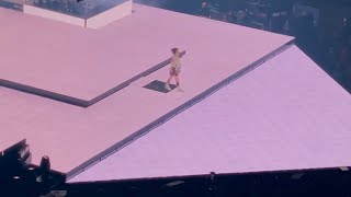 Billie Eilish - Happier Than Ever Tour 2022 Intro and Bury A Friend, O2 London