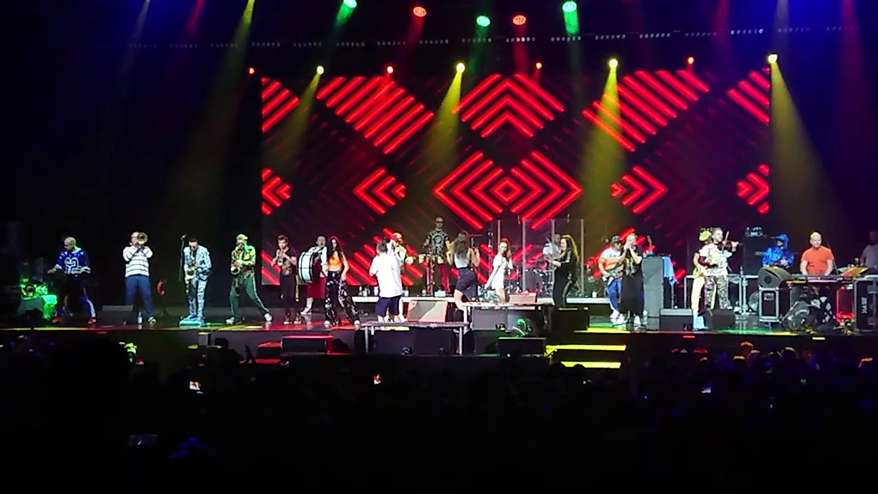 Ленинград - Любит наш народ (Сургут 19.03.2019) - YouTube