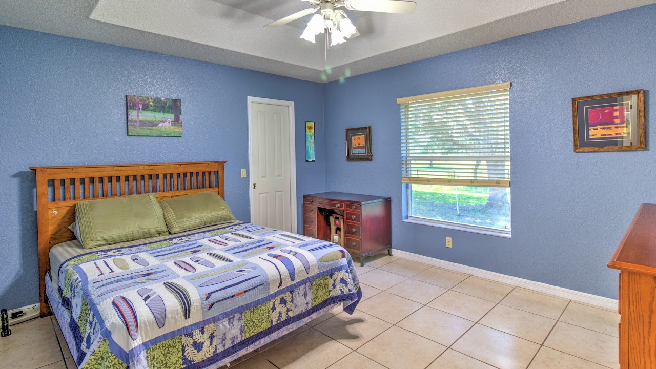 For Sale By Owner 3 Bed / 2 Bath / 5 Acres / Barn / Stable / 809