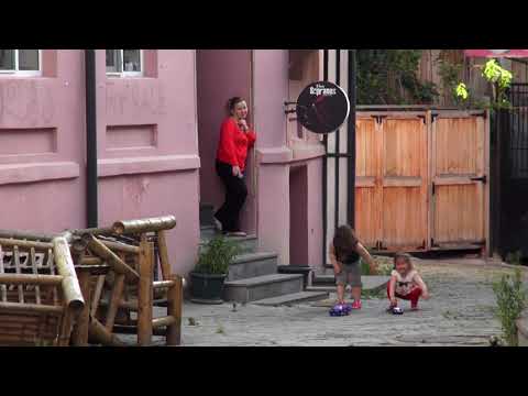 უკომენტაროდ - აღმაშენებლ;ის გამზ.16 „ჩინური ლამპიონები“