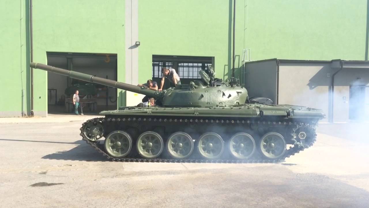 Tank Revving Tank revving - YouTube