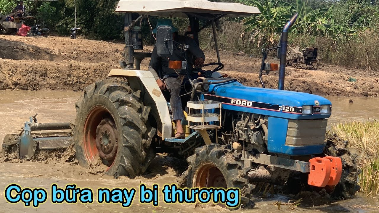 Máy cày FO2120 đấu đầu 4t100 xới ở đồng gò rái ở xã Tân an tỉnh đồng Nai 