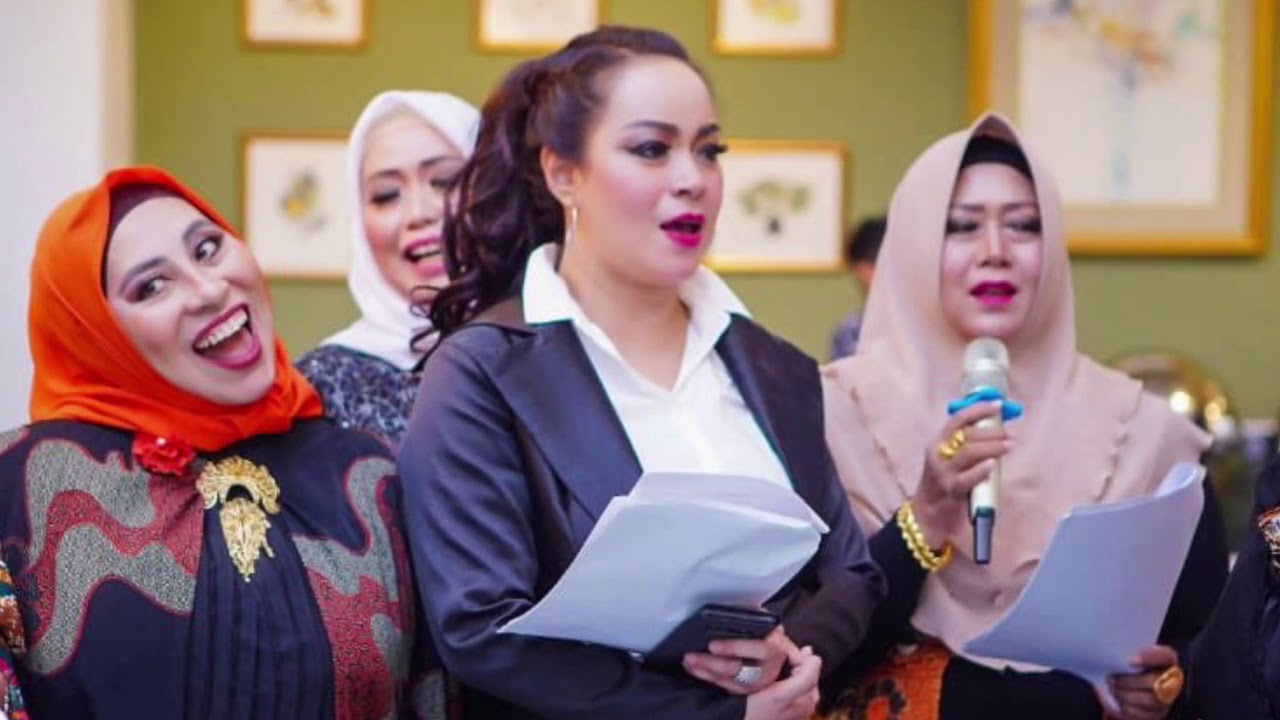 Sang Dewi - Titi Dj by MEDiNATV6 - YouTube