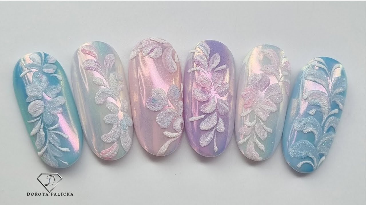 Дизайн ногтей с цветами из мультфильма «Холодное сердце» и зеркальным хромированием. Простой диза...
