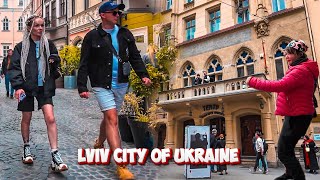 Lviv. Incredible dances in the center of Lviv. The atmosphere of the medieval city [4k Virtual Walk]