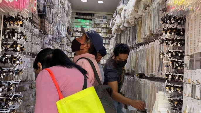 ENORME TIENDA DE ORO LAMINADO EN CENTRO CDMX, ACERO, RÉPLICAS, EXHIBIDORES,  MAYOREO Y MENUDEO 