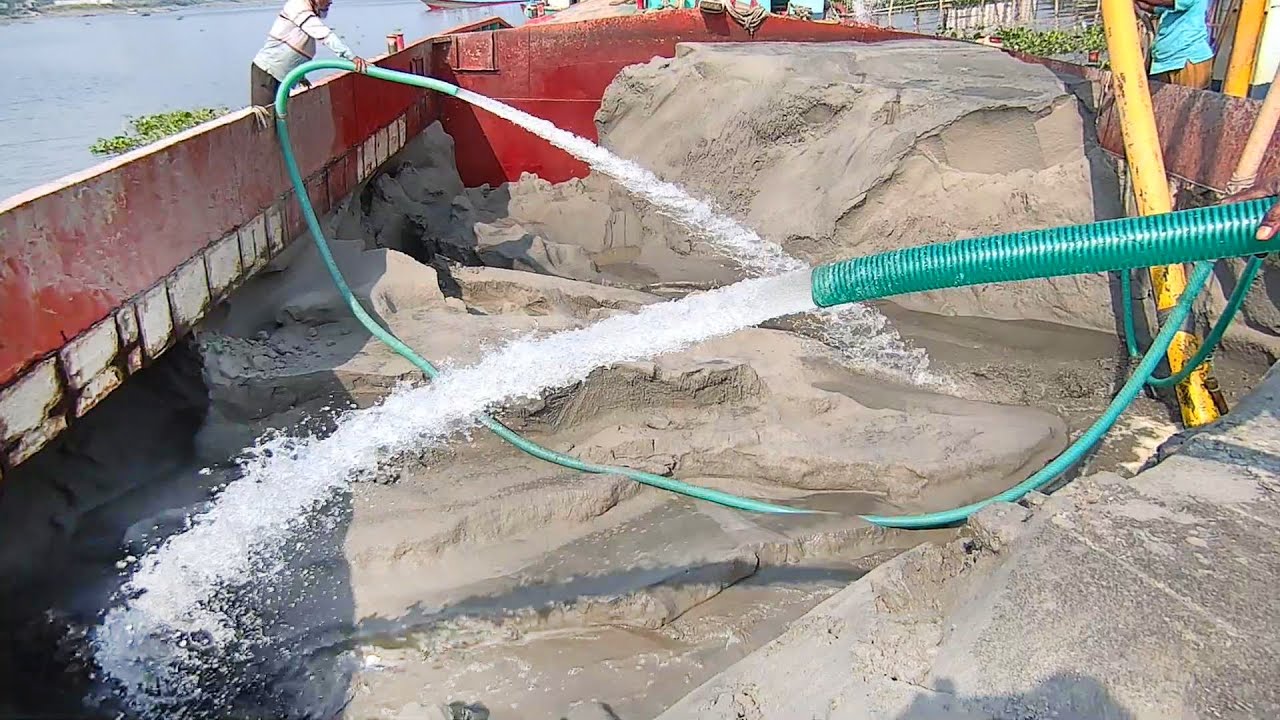 Incredible Teamwork: Dual High-Pressure Water Jets Unloading a Sand Barge | Sand Flow Chronicles