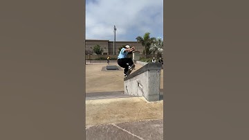 Zoe Zeng Frontside Nosegrind The Hubba At Encinitas Skatepark