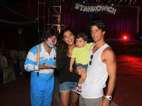 Juliana Paes se diverte com o filho no circo