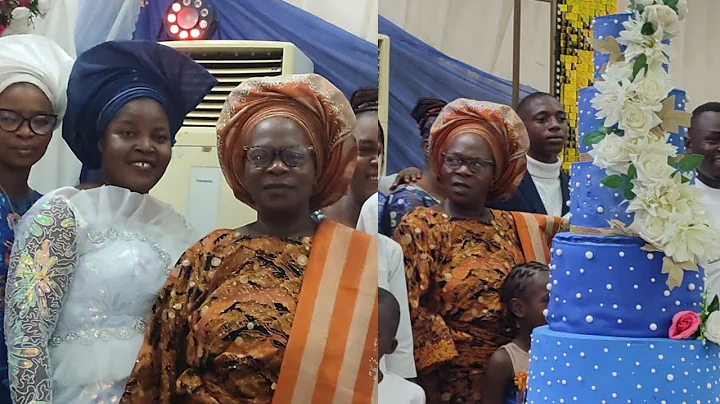 ODUN ADEKOLA MUM CUT 70TH BIRTHDAY CAKE WITH HER LOVELY CHILDREN & SONS WIFE