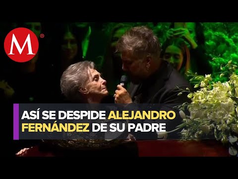 Al ritmo de ‘Amor de los dos’, Alejandro Fernández se despide de Vicente Fernández en homenaje