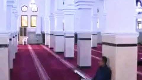 تلاوة للشيخ محمد شلوش رحمه الله من سورة الأحزاب - المسجد الكبير لمدينة جيجل -