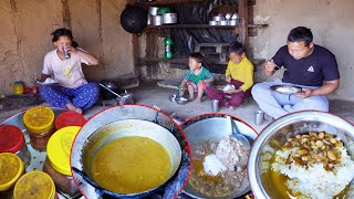 Rita cooks for all in the farm house || Life in rural Nepal || village life of Nepal ||