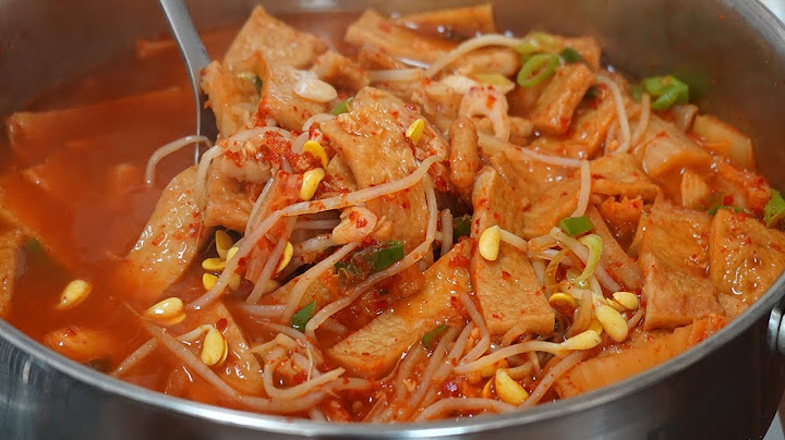 Delicious kimchi stew recipe. Fish cake kimchi stew. Bean sprout kimchi stew.