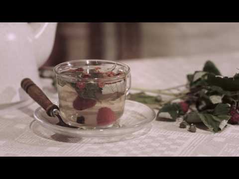 Video: Ar raudonųjų aviečių lapų arbata ir aviečių lapų arbata yra tas pats?