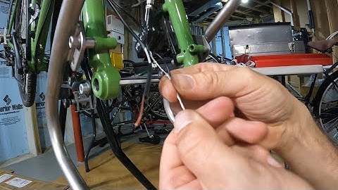 Installing the Busch & Müller USB-Werk Dynamo USB Charging Device