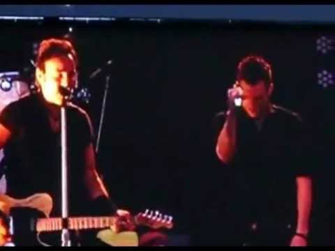 BRUCE SPRINGSTEEN ft. BRANDON FLOWERS - THUNDER ROAD