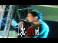 عمرو دياب بيهزء واحد من الجمهور 