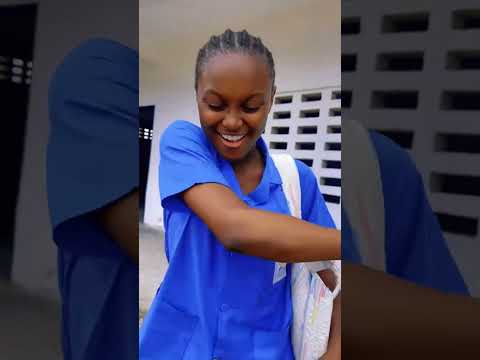 #gloria /bien pose à la fondation Pierre Marie Djoko mon collège adoré 💞