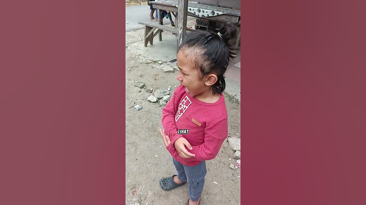 When Mama Papa Ara is shocked and cries, her hand gets caught in the car door. Ara didn't do it o...