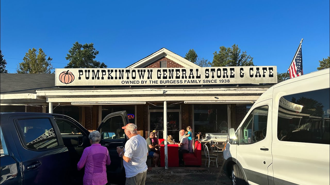 breakfast-at-pumpkintown-cafe-and-the-pumpkintown-fall-festival