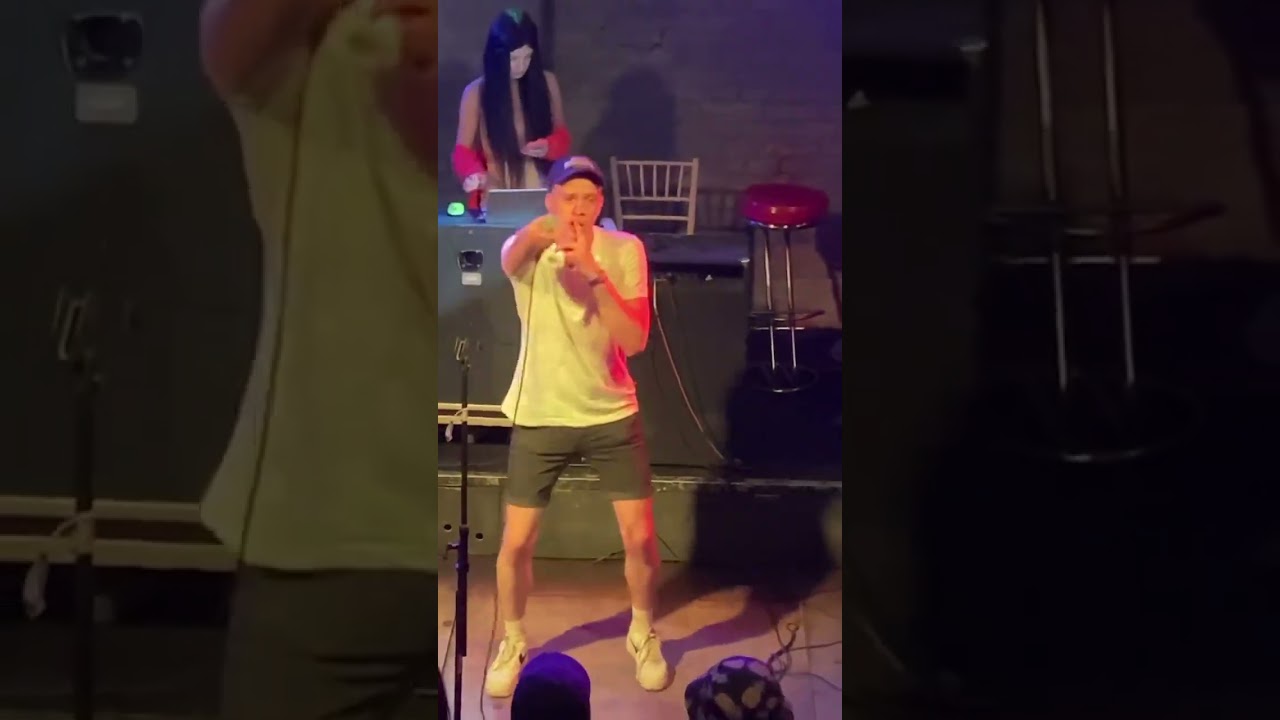 Ver LilProper - “Comedy” live, 05.08.2023 #live #rap #hiphop #концерт #рэп #lilproper #recommended no YouTube Ver LilProper - “Comedy” live, 05.08.2023 #live #rap #hiphop #концерт #рэп #lilproper #recommended no YouTube