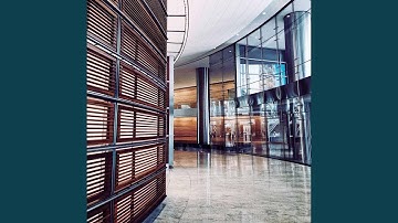 Grand Ambiance for Exploring New Places