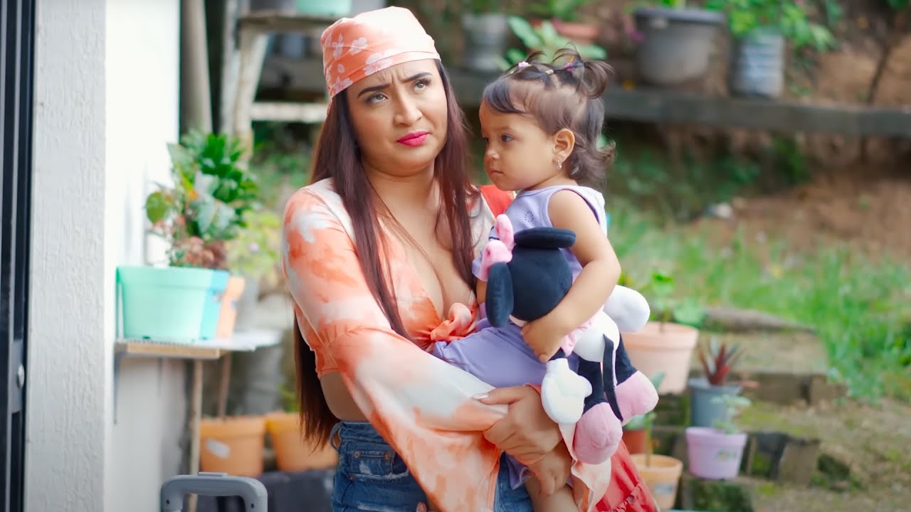 Dejó a su bebé sola para irse de fiesta y el destino le dio una dura lección