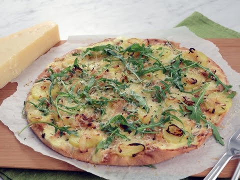 Video: Neapel Köket: Pizza Med Potatis Och Rosmarin