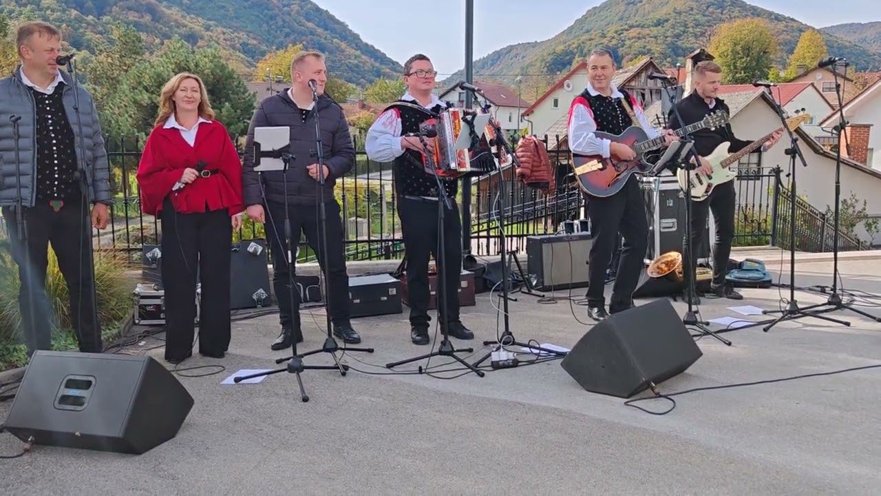 Tini Lesjak in Fantje iz Oplotnice & Marinka Fridrih- Tu Smo Doma (Tine Lesjak) 