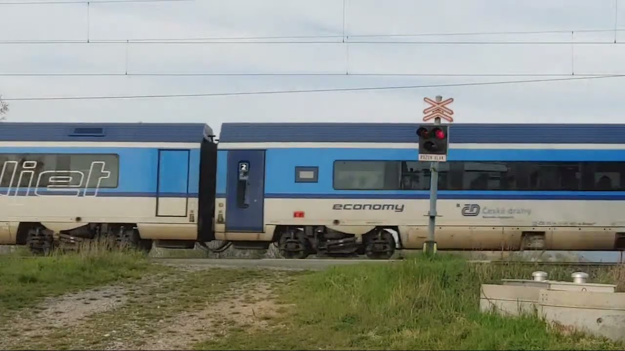 LIVESTREAM #22: Železniční přejezd Golčův Jeníkov #2 - 29.4.2022 / Czech railroad crossing