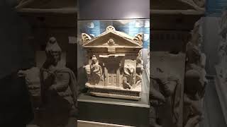 Kayseri Müzesinde Herkülün 12 Görevinin Kabartması Olan Herakles Lahdi