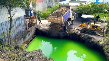Nicely Completed truck 5T unloading soil landfilling and smart operator bulldozer working push fill