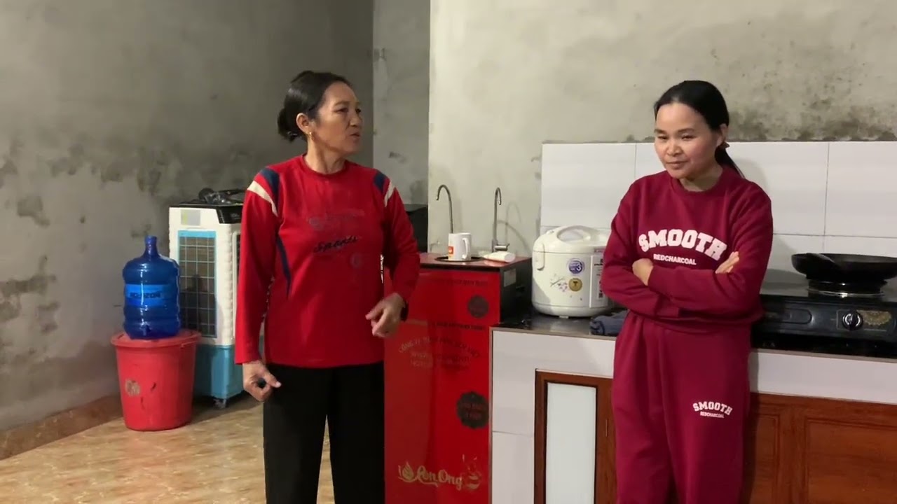 Bà huyen nhắc nhở bà quế còn bạn bè với mụ Phượng có ngày mất nhà mới sáng mắt da 