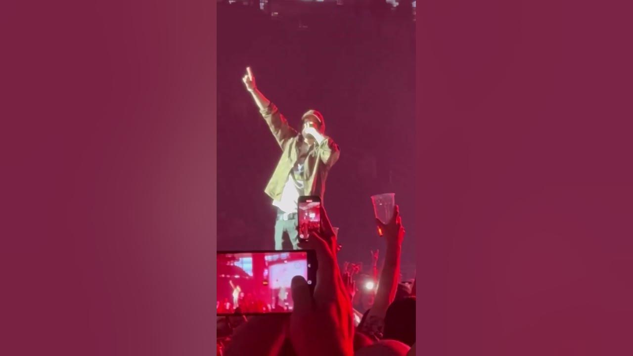 Eminem popped out at the Post Malone/ Jelly Roll show 🐐‼️