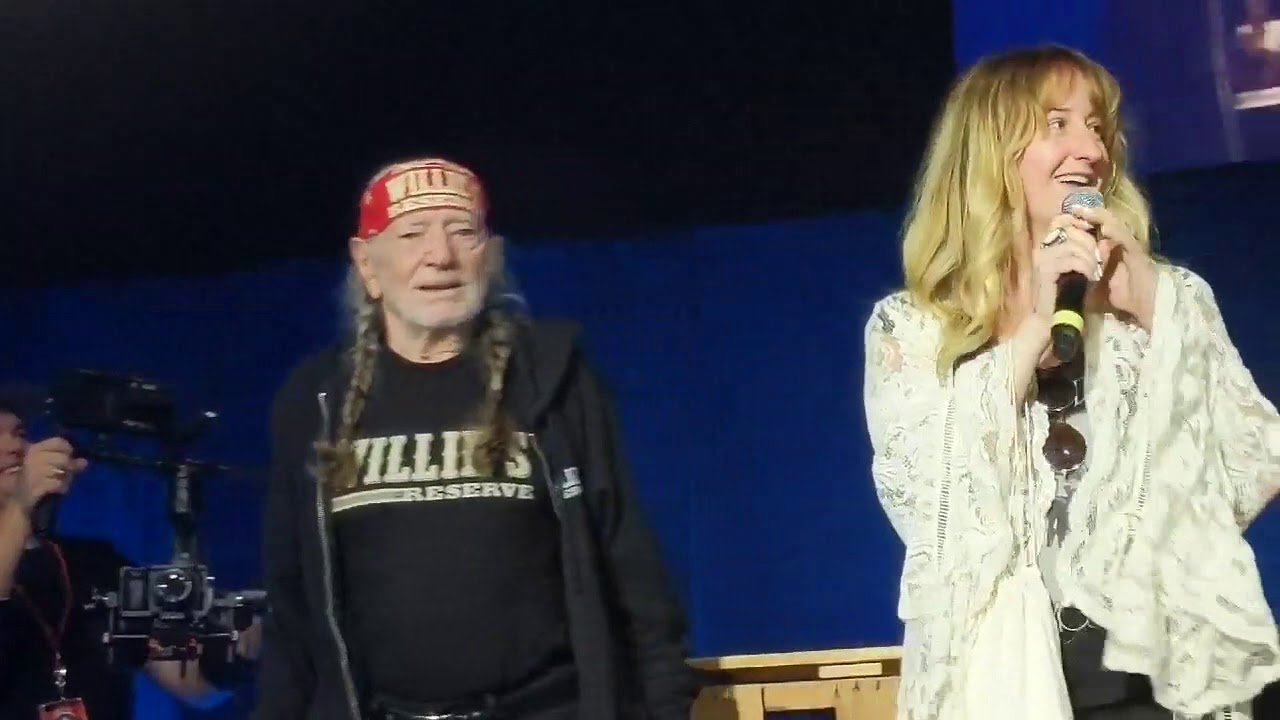 Willie Nelson at The Emerald Cup 2018 gets Lifetime Achievement Award