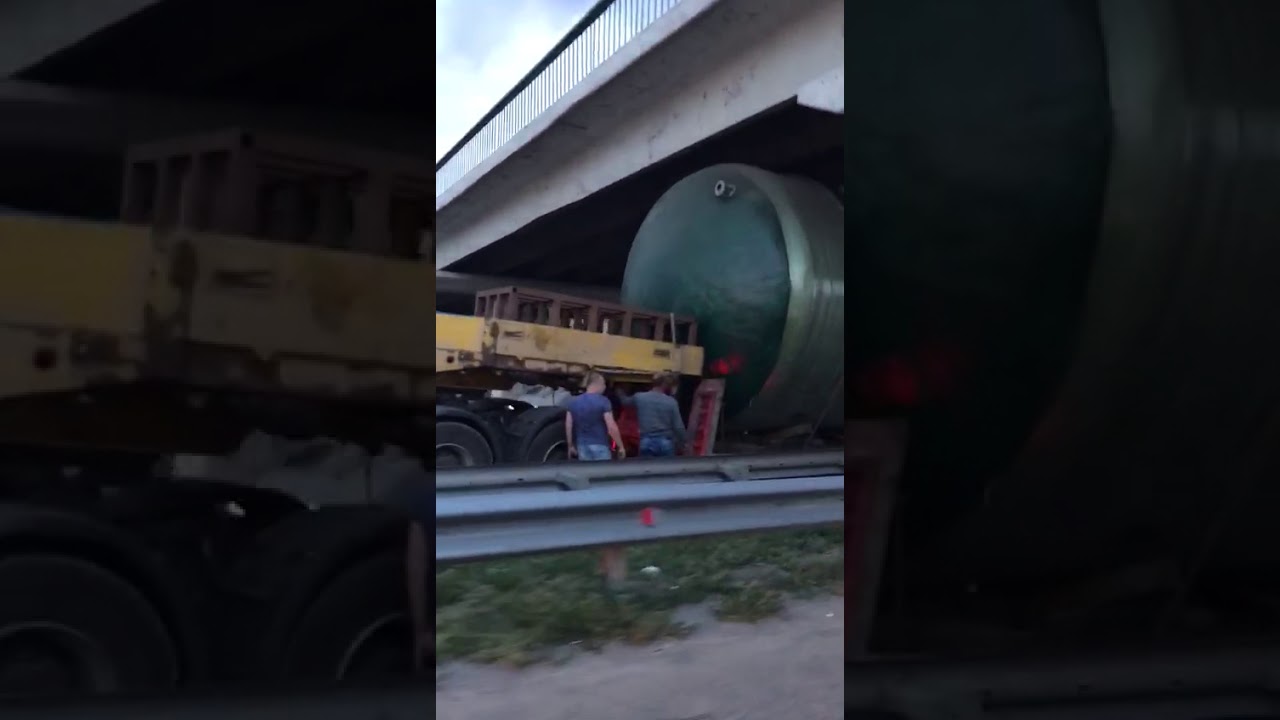 Фура под мостом Фура под мостом