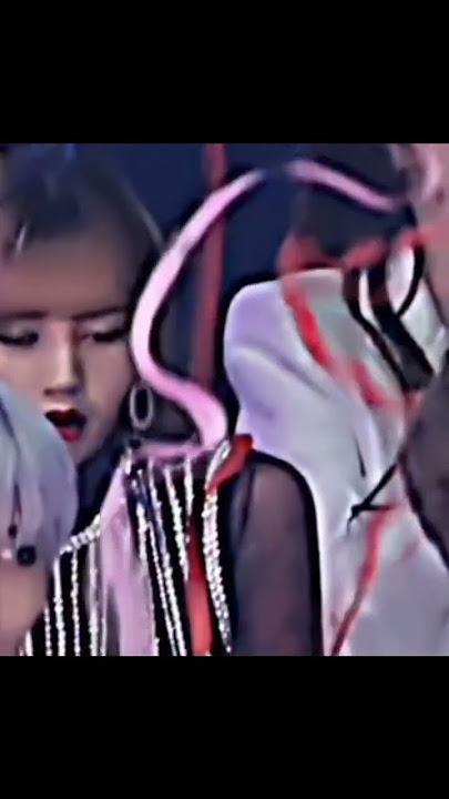 their opposites reaction just give me butterfly🦋#liskook🖤🤍💛