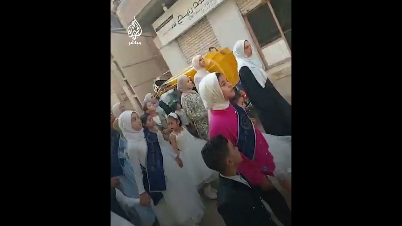 دار لتحفيظ القرآن تحتفل بعشرات الطلاب من حفظة كتاب الله وتجوب بهم الشوارع في محافظة الشرقية بمصر