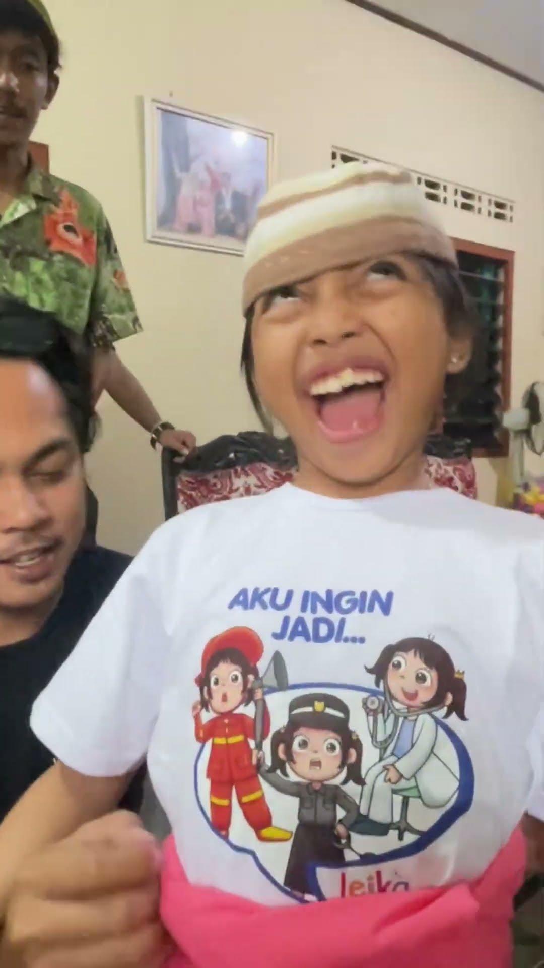 LUCU BANGET LEIKA JADI TOMPEL, BISA SEMIRIP ITU YA?? #leika #shots