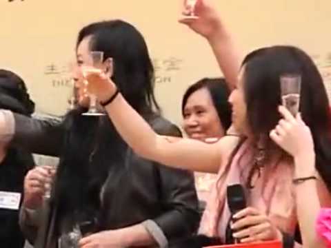 TVB向邓萃雯下封杀令 批其无团队精神